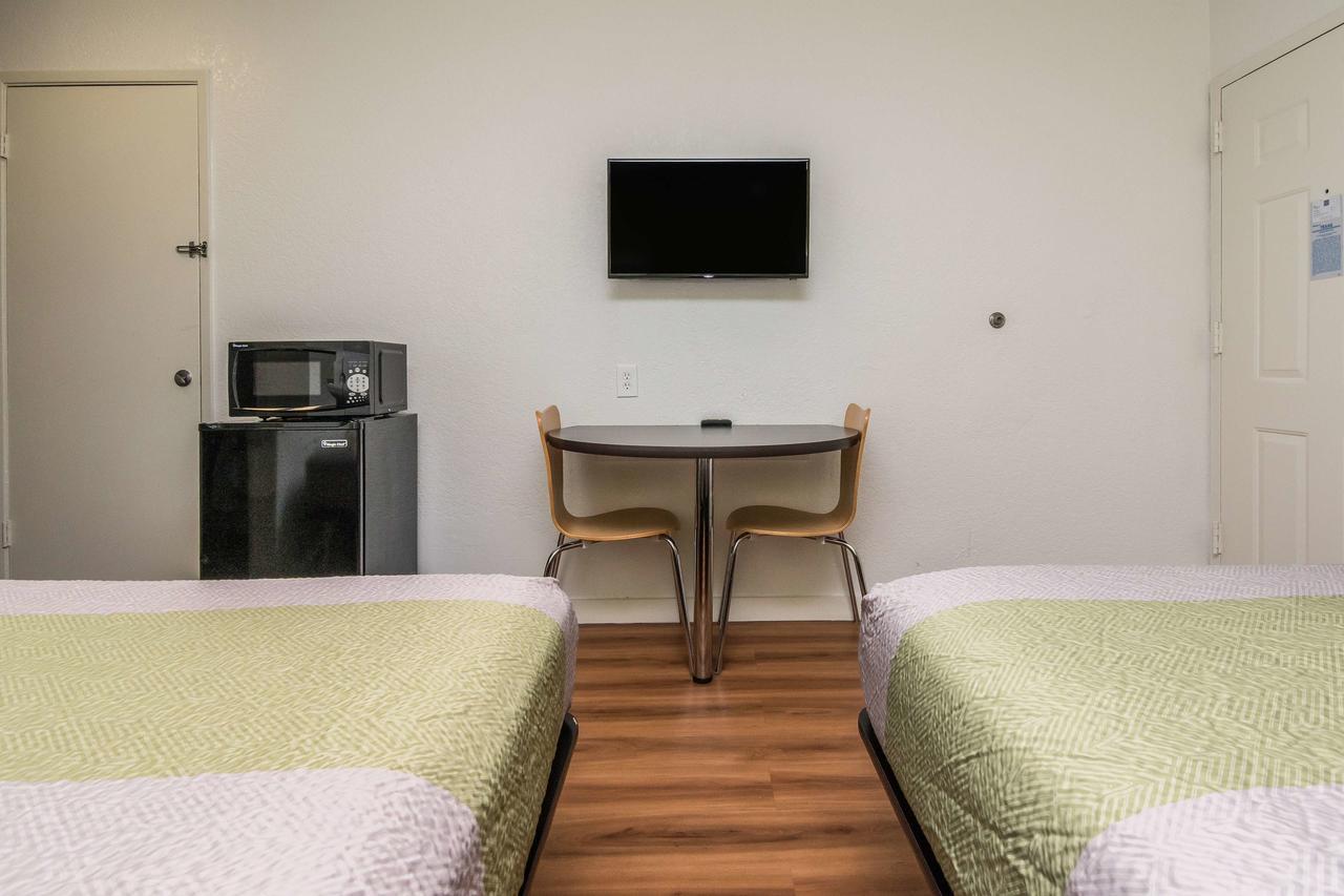 Motel 6 Fort Worth North 홀톰시티 외부 사진