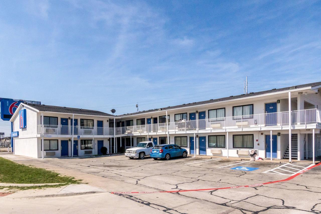 Motel 6 Fort Worth North 홀톰시티 외부 사진